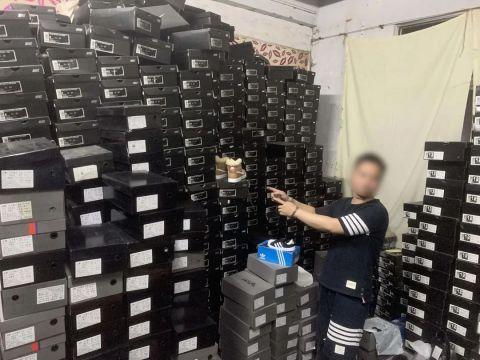 4000多双假鞋被查获，全是大牌！快自查，已有街坊中招……