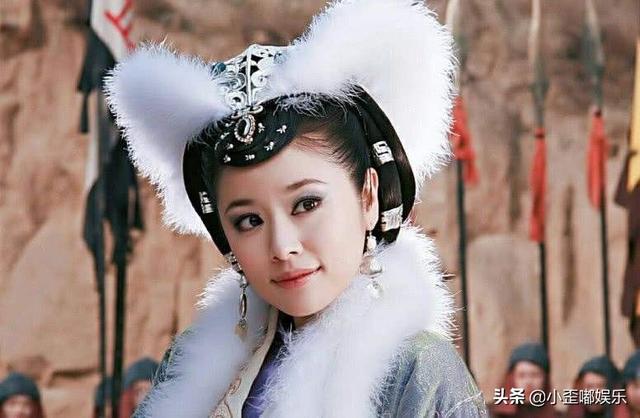 八位“妲己”扮演者，前几位都是靠化妆，只有她“媚”到骨子里