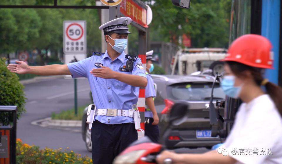 好甜啊！这波爱的“狗粮”