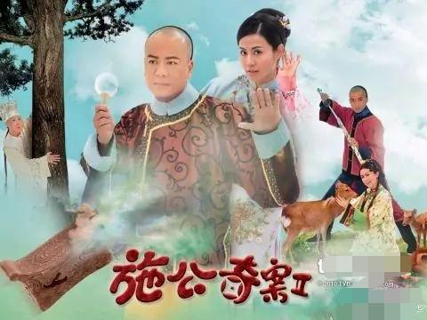 欧阳震华为宣萱庆生，贴头拥抱好亲密，女方无名指戴钻戒惹猜测？