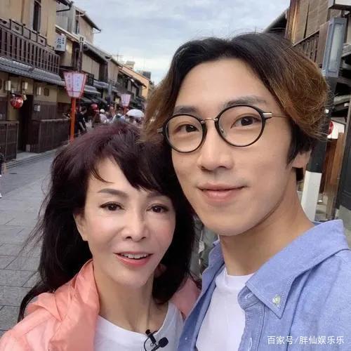 郑裕玲：交往十年的男友是个同，64岁不婚不育，今身家过亿