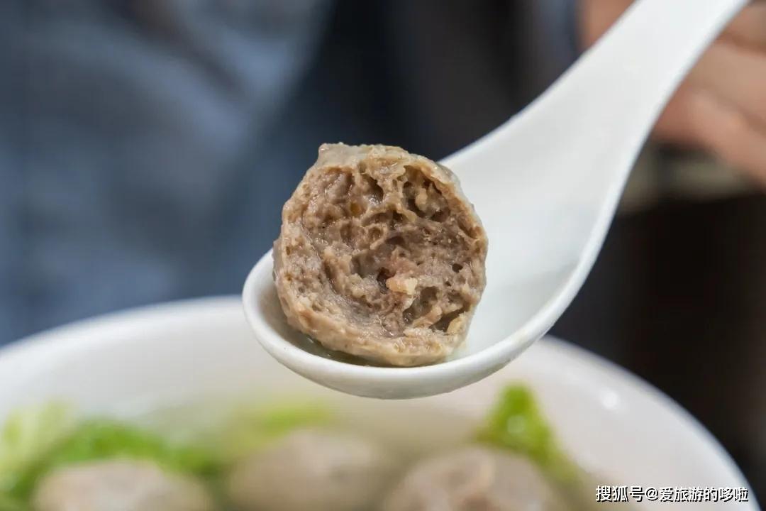 靠着一碗“沙茶牛肉干捞”，这家小店一开就是19年！