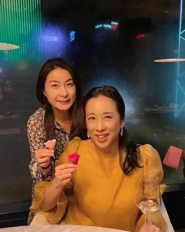 3对相处融洽的豪门婆媳：模样越长越像，相处模式神似母女