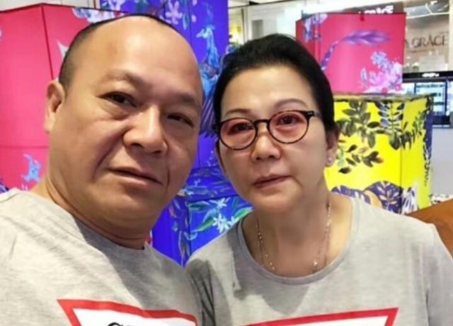 有排面！吴志雄女儿出嫁，婚礼大牌众星云集，新娘手戴12个金手镯