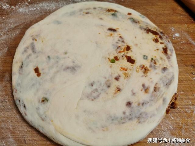 一碗面粉，教你做好吃的发面肉饼，早起10分钟，搞定一家三口早餐