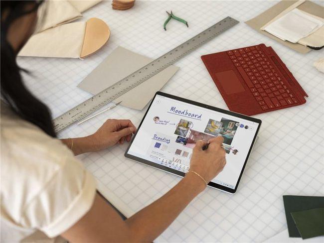 最强 Surface 来了，微软发布 Surface Laptop Studio 等多款新品