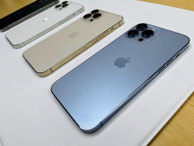 哎！iPhone 13国内预定超500万台，国产品牌不想说点什么吗