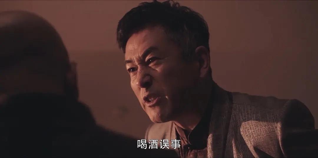 《扫黑风暴》曹鹏为何比区长还牛？2点告诉你答案，董耀不服不行