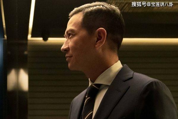 不是开玩笑，其实此4位明星都是真”警察“，最后一位还是警花!