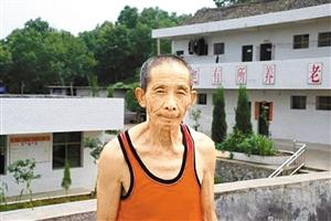 13年前，69岁老汉持刀抢劫求重判，只为入狱养老，如今他过得好吗