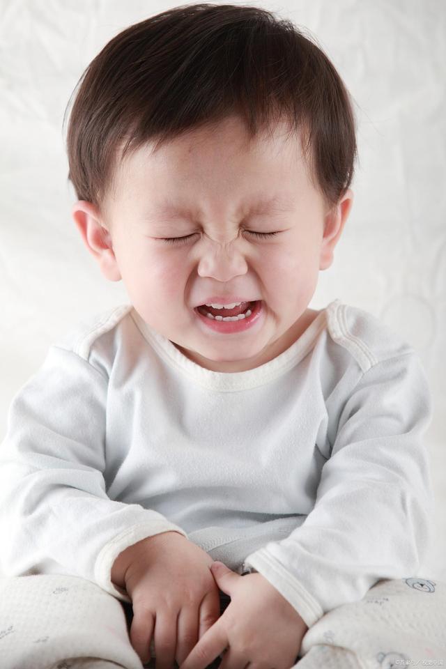 宝宝积食怎么办？学会三招轻松解决