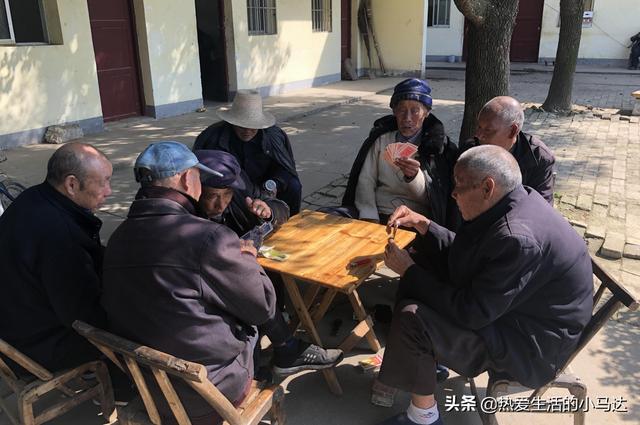 76岁老人倾诉：去养老院住了半年后，我发现，在那养老就是活受罪