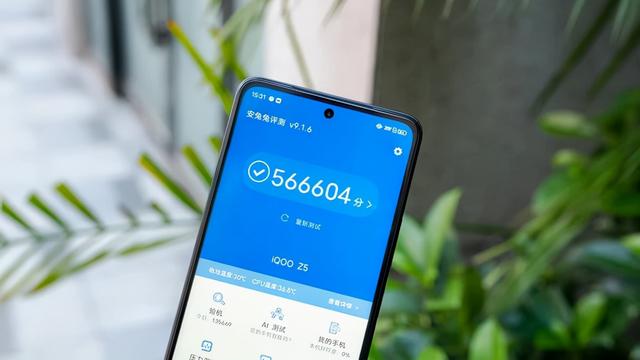 iQOO Z5首销火爆，用实力说话的产品遭人喜