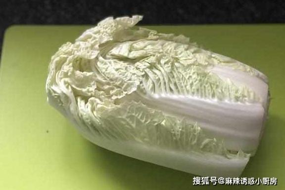 用罐头瓶腌东北酸菜，做法简单，实在太好吃了，想想就会流口水