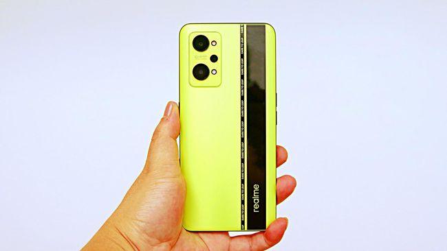 大电池，续航久，出行必备神机：realme GT Neo2助你轻松玩转长假