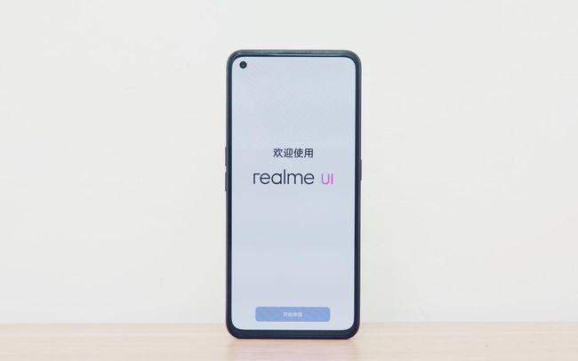 大电池，续航久，出行必备神机：realme GT Neo2助你轻松玩转长假