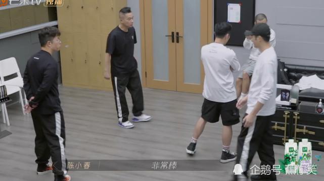 陈小春solo舞台排名第一，小丑妆像极了Jasper吃火龙果