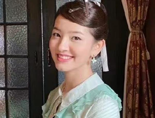 《光芒》被张雪菡圈粉了，长得美演得也好，而且还是个绝美舞者