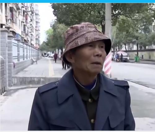 洪江男子出轨保姆后抛妻弃子闹离婚，十二年后反被保姆赶出家门！