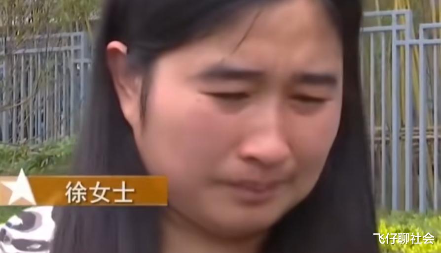 女子因为保护孩子不被狗咬，遭狗主人殴打，狗主人: 外地人滚