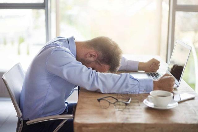 两性中，情商高的女人懂得管理情绪，感情路会比别人更幸福