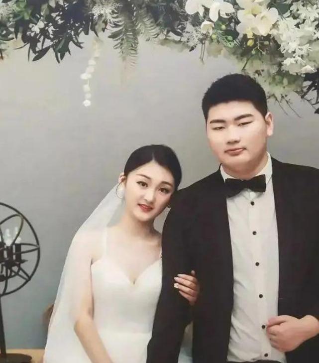 大衣哥儿子离婚？儿媳陈亚男抱怨朱单伟不学无术：没花过他家一分钱