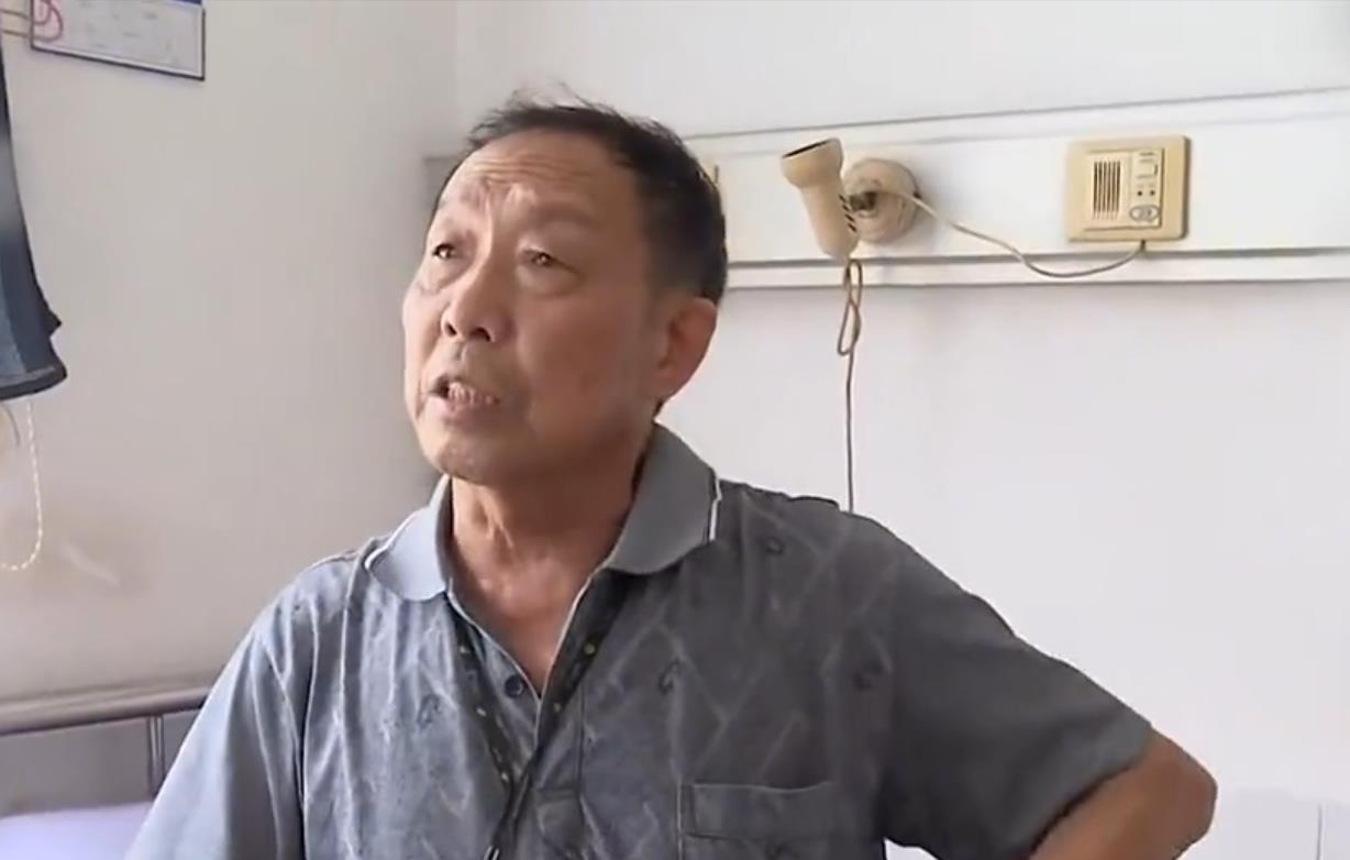 60岁老人患3种癌症，怀疑儿子不是亲生的，老人：血型跟我不一样