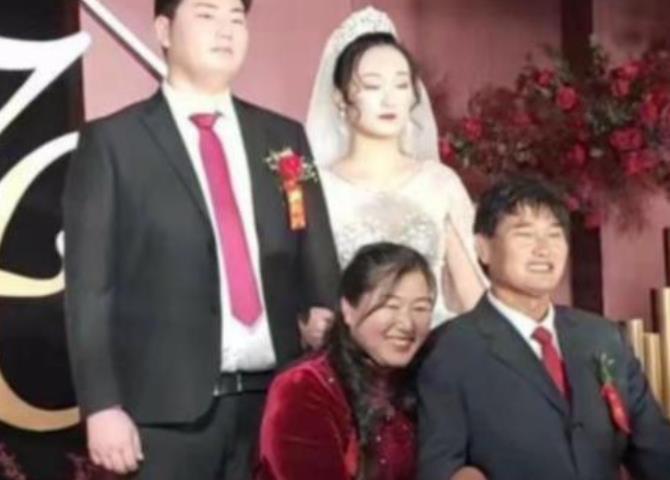 大衣哥儿子婚变风波持续发酵，大衣哥给出三点回应，被赞太清醒