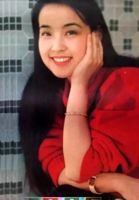 1986年老挂历上的那12位女明星，个个漂亮迷人，你最喜欢谁？