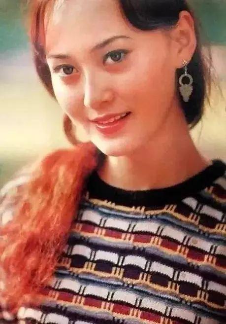 1986年老挂历上的那12位女明星，个个漂亮迷人，你最喜欢谁？