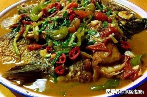 年夜饭炖鱼就加瓶“它”，鱼肉香嫩鱼汤那是真的鲜，保证全家都馋