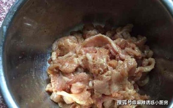 不管猪肉炒啥菜，万万别直接下锅炒！少了它，猪肉很柴还不入味