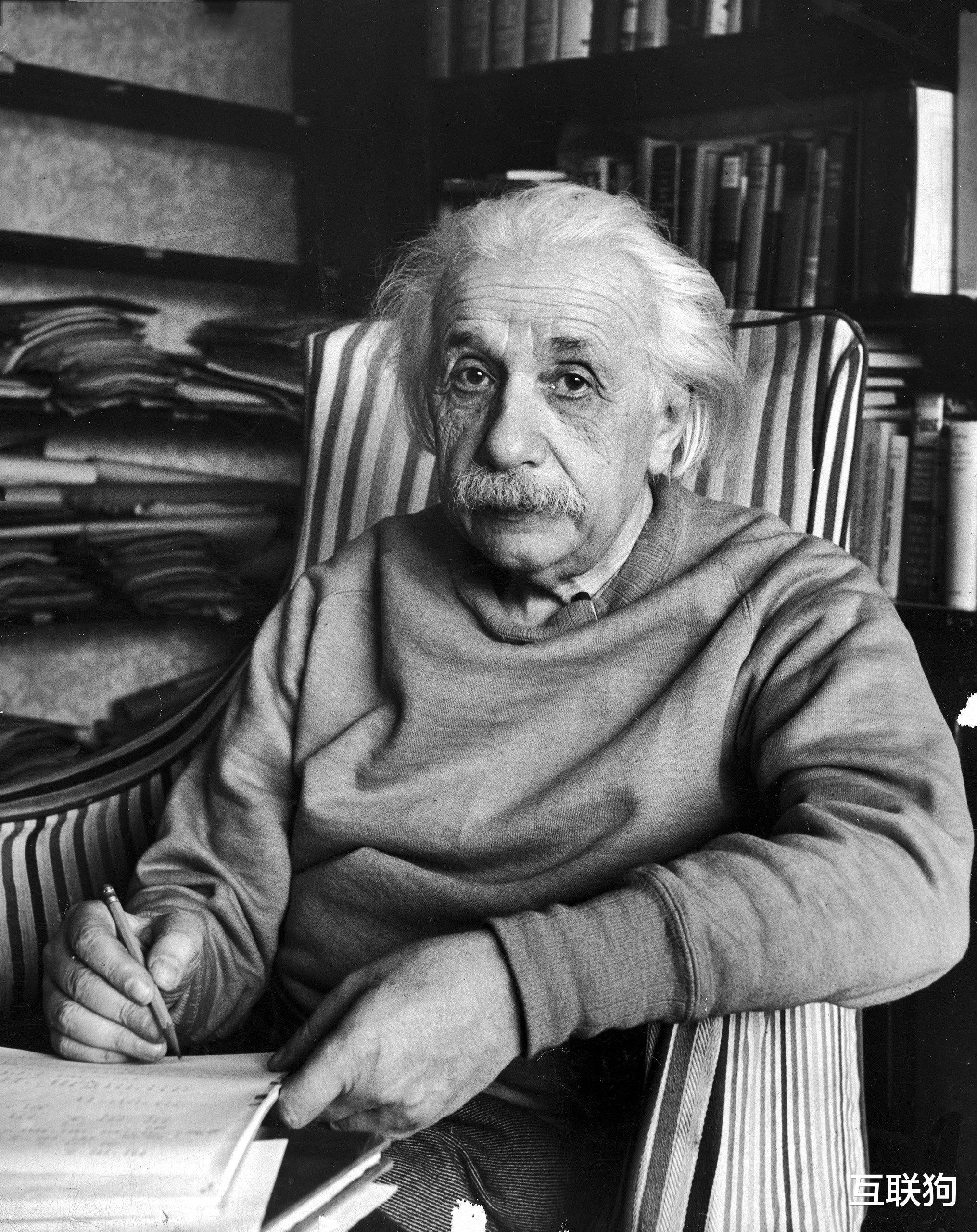 引力是什么？无数物理学家苦思冥想，直到爱因斯坦给了个答案
