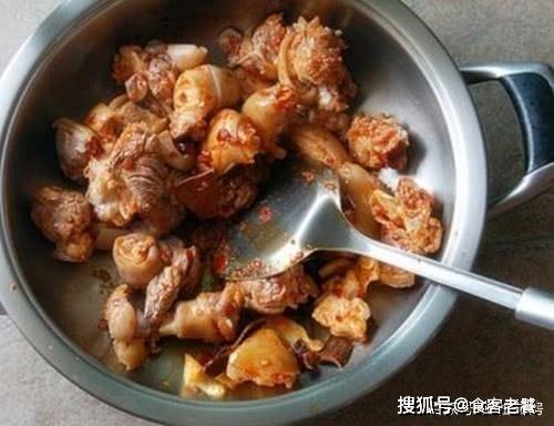 炖羊肉“最不能放”的香料，放了“它”这羊肉就废了，算白炖了