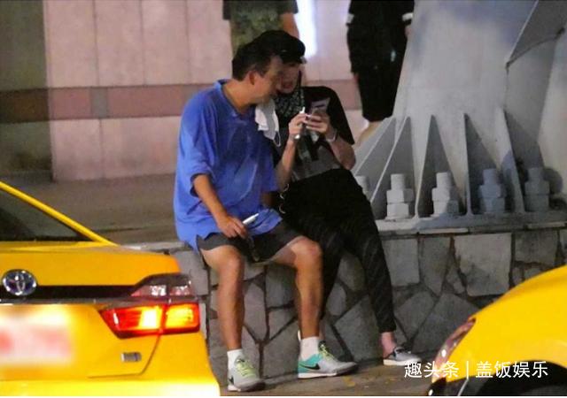 50岁台女星曝恋情！与中年男性甜蜜约会同回住宅，曾2嫁国外有1女