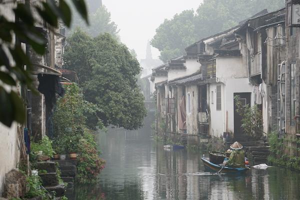 《八角亭谜雾》中的绍兴风物