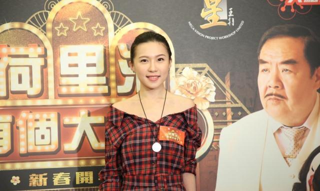 父亲是歪瓜裂枣，女儿却貌美如花？这7位星二代的长相好奇妙