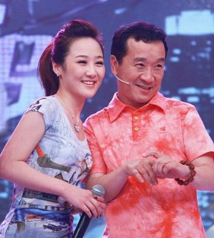 父亲是歪瓜裂枣，女儿却貌美如花？这7位星二代的长相好奇妙