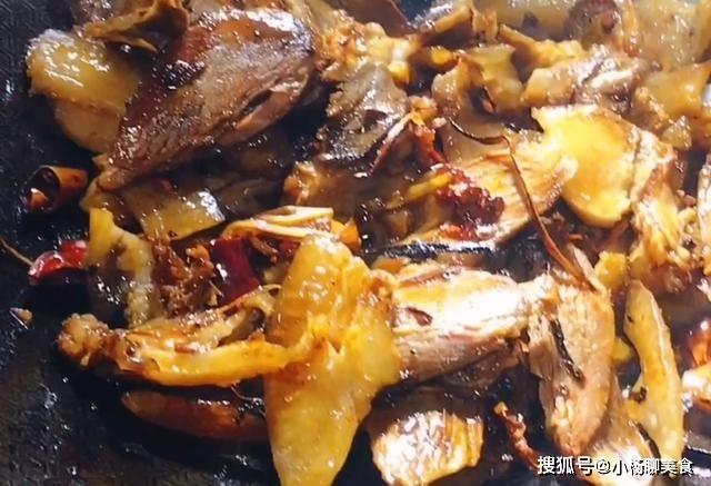 教你做简单下饭的农家香辣猪头肉，弹性十足有嚼劲，让人回味无穷