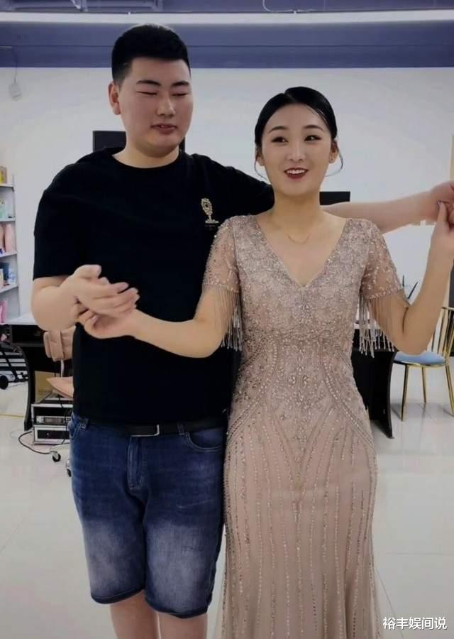 陈亚男婚姻遭网友唱衰，疑经纪人为朱小伟征婚，一位大叔在线斥责