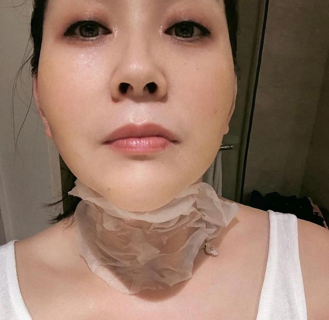 40岁女人想不显老，护肤时坚持这3个好习惯，肌肤细腻有光泽！