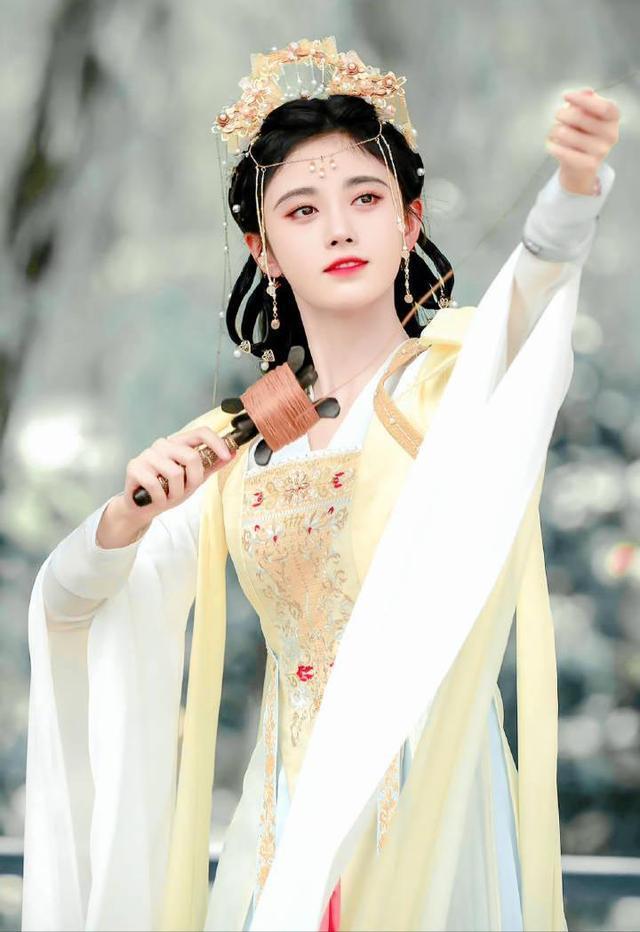 鞠婧祎：出演《嘉南传》古灵精怪，造型百变