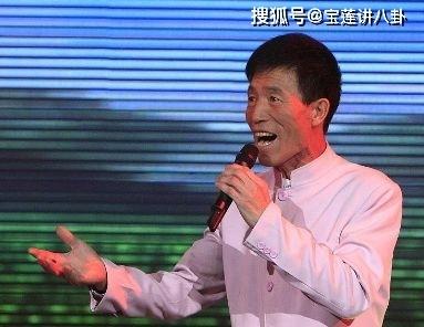 红极一时，名气绝对不差大衣哥，在当红时拒绝商演回家种地