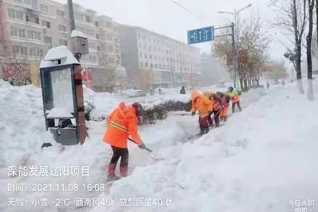 闻雪而动 昼夜奋战保畅通