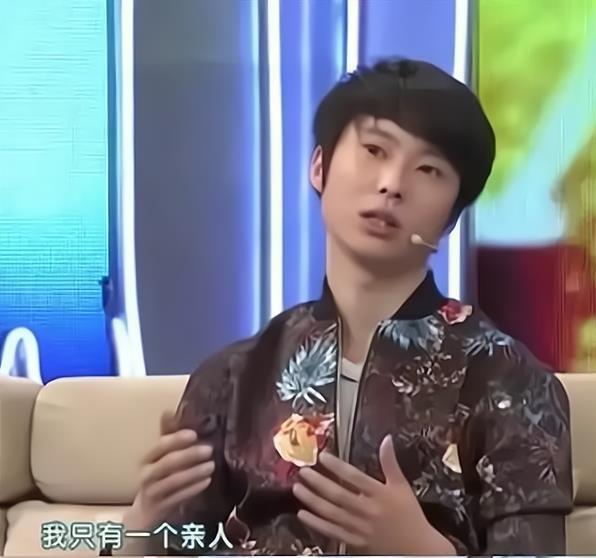 父亲李成儒身价过亿，他与母亲住18平小屋，“最惨”星二代李大海