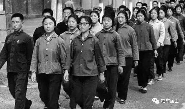 1963年一女会计携巨款失踪，再次出现时，她已在水泥地里睡了21年