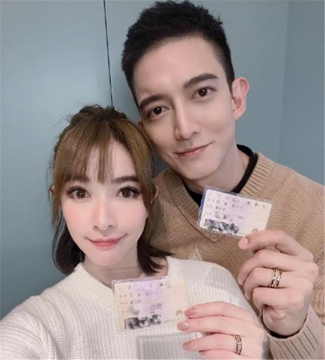 明星情侣官宣结婚喜讯，许维恩与男友正式登记，曾两次推迟婚期