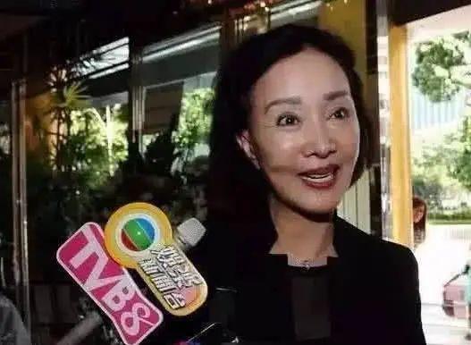 她是最强原配，逼走众小三，收服私生子，耗走丈夫后独享70亿遗产