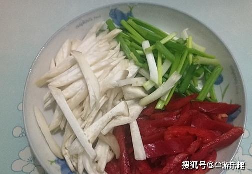 炒米粉时，不要直接下油锅，提前做好这2点，粉丝顺滑入味不粘锅