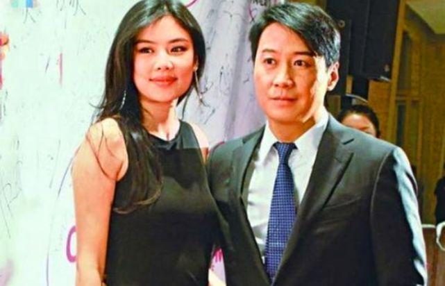 与黎明结婚4年花掉7亿，二婚嫁给闺蜜前夫，如今乐基儿变成这样